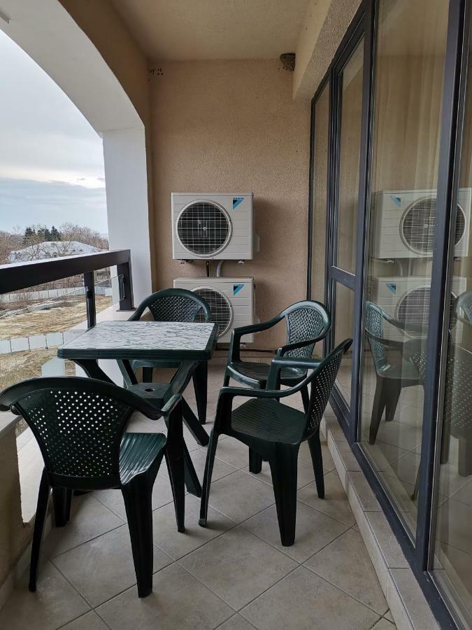 Cozy Apartment By The Sea Saints Constantine and Helena Exterior foto
